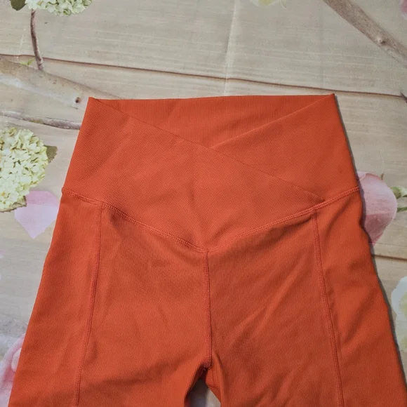 WILO orange ribbed shorts - Picture 3 of 9